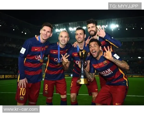 阿尔维斯重返巴萨，正式加盟备战西甲揭幕战