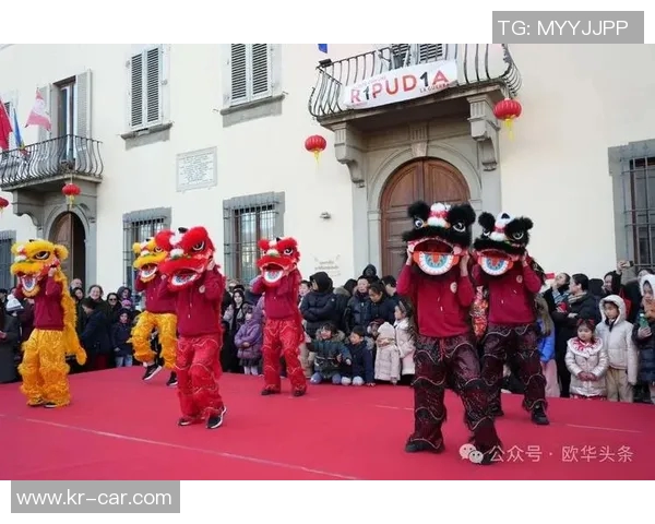 佛罗伦萨举办文化节，展示经典文学作品并吸引全球文化爱好者前来观赏