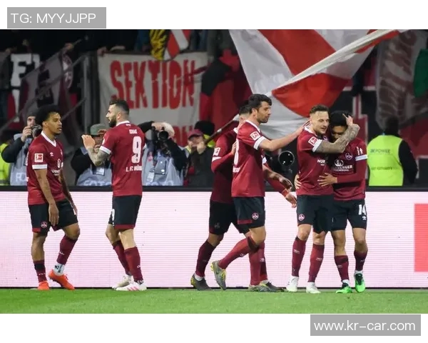 夏尔克04艰难战平法兰克福，保住了一线生机