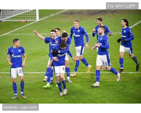 沙尔克04主场战平柏林赫塔，德甲排名稍降迎新挑战